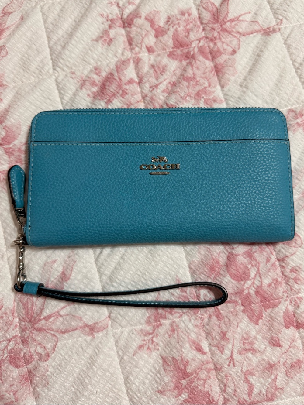 Coach Turquoise Teal Pebbled Leather Zip Wristlet Wallet
